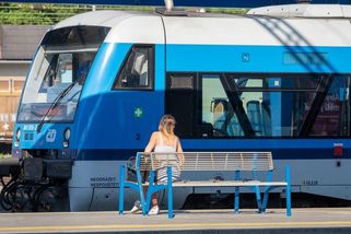 Osobní vlaky mezi Ústím a Děčínem podél pravého břehu Labe přestanou jezdit - Seznam Zprávy